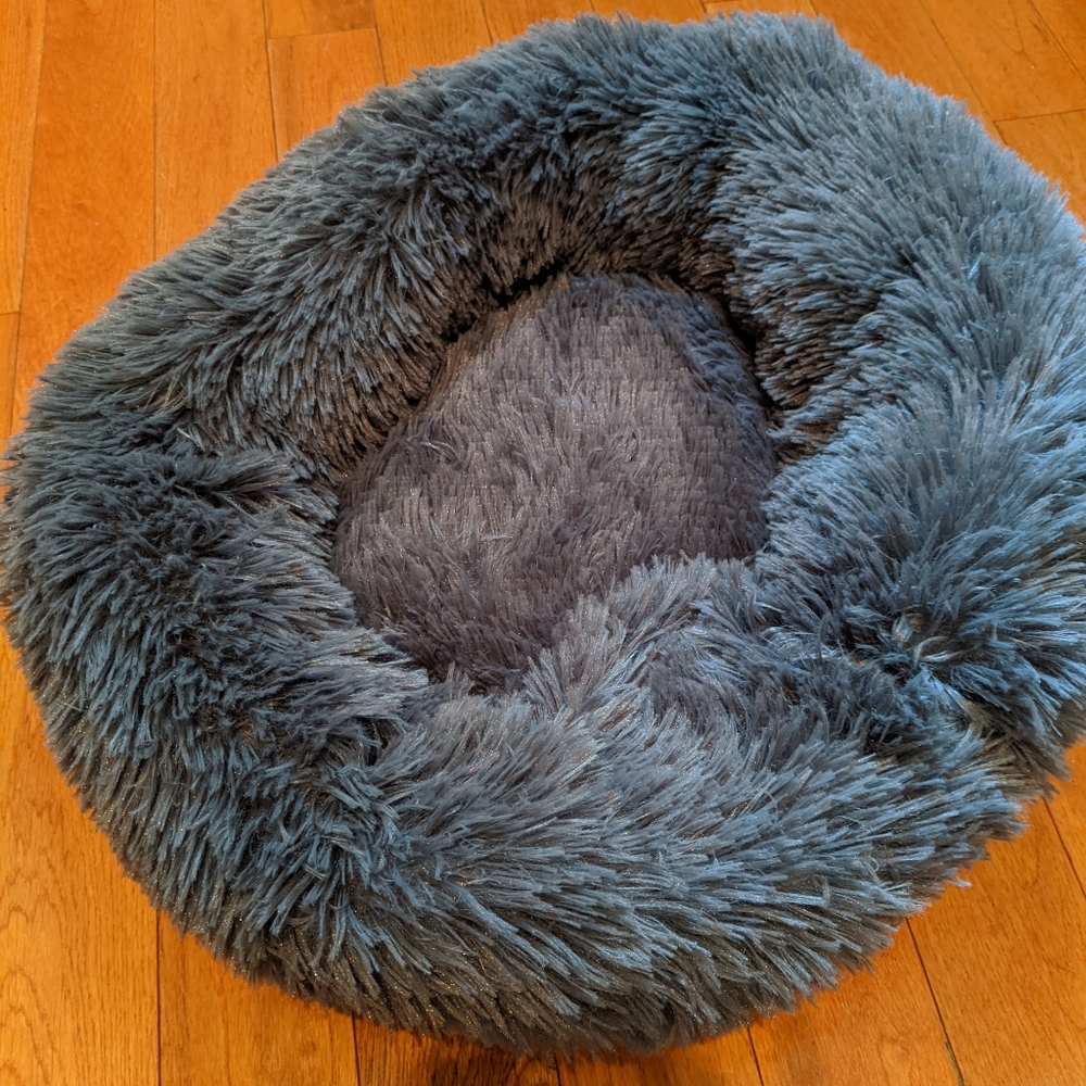 Cat bed - perfect condition